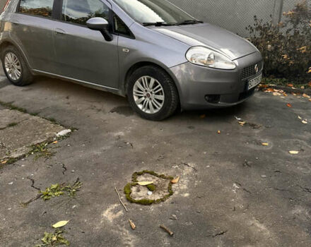 Сірий Фіат Гранде Пунто, об'ємом двигуна 1.4 л та пробігом 161 тис. км за 3800 $, фото 1 на Automoto.ua