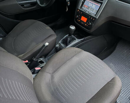 Серый Фиат Гранде Пунто, объемом двигателя 1.4 л и пробегом 162 тыс. км за 3499 $, фото 22 на Automoto.ua