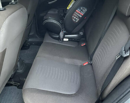 Серый Фиат Гранде Пунто, объемом двигателя 1.4 л и пробегом 162 тыс. км за 3499 $, фото 20 на Automoto.ua