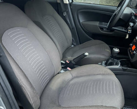 Серый Фиат Гранде Пунто, объемом двигателя 1.4 л и пробегом 162 тыс. км за 3499 $, фото 23 на Automoto.ua