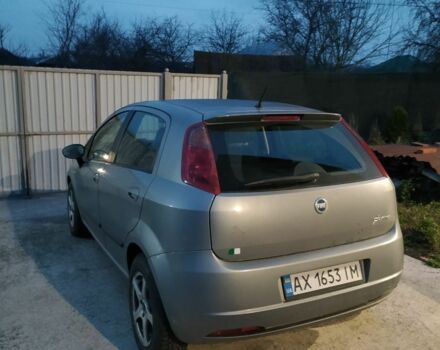 Серый Фиат Гранде Пунто, объемом двигателя 2 л и пробегом 196 тыс. км за 5300 $, фото 4 на Automoto.ua