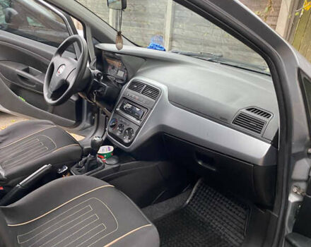 Фиат Гранде Пунто 2010 в Березно на Automoto.ua Серый Фиат Гранде Пунто, объемом двигателя 1.37 л и пробегом 134 тыс. км за 4750 $, фото 16 на Automoto.ua