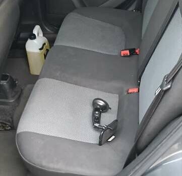 Серый Фиат Гранде Пунто, объемом двигателя 1.37 л и пробегом 195 тыс. км за 4200 $, фото 2 на Automoto.ua