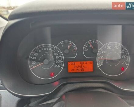 Серый Фиат Гранде Пунто, объемом двигателя 1.4 л и пробегом 242 тыс. км за 5600 $, фото 14 на Automoto.ua