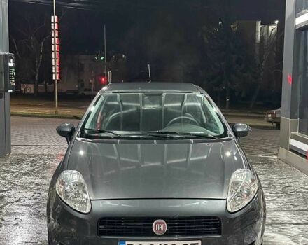 Серый Фиат Гранде Пунто, объемом двигателя 1.2 л и пробегом 211 тыс. км за 4800 $, фото 1 на Automoto.ua
