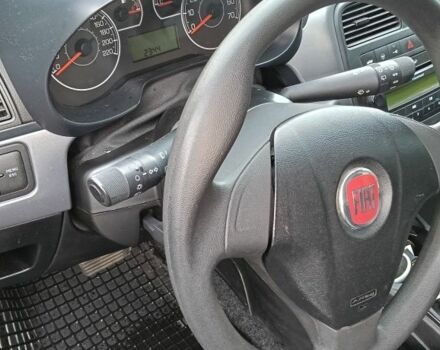 Серый Фиат Гранде Пунто, объемом двигателя 1.4 л и пробегом 195 тыс. км за 4500 $, фото 2 на Automoto.ua