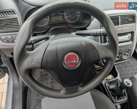 Серый Фиат Гранде Пунто, объемом двигателя 1.4 л и пробегом 242 тыс. км за 5600 $, фото 10 на Automoto.ua