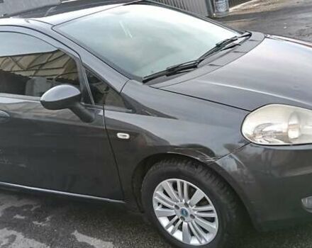 Серый Фиат Гранде Пунто, объемом двигателя 1.37 л и пробегом 195 тыс. км за 4200 $, фото 3 на Automoto.ua