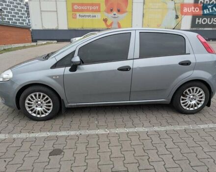 Серый Фиат Гранде Пунто, объемом двигателя 1.4 л и пробегом 242 тыс. км за 5600 $, фото 1 на Automoto.ua