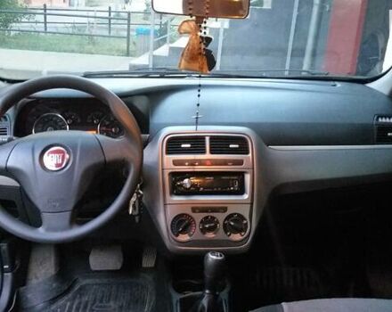 Серый Фиат Гранде Пунто, объемом двигателя 1.4 л и пробегом 167 тыс. км за 4500 $, фото 18 на Automoto.ua