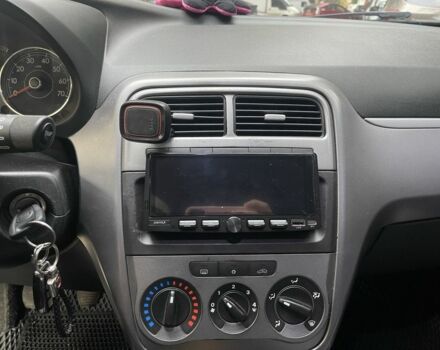 Фіат Гранде Пунто 2012 у Вінниці на Automoto.ua Сірий Фіат Гранде Пунто, об'ємом двигуна 1.4 л та пробігом 219 тис. км за 5699 $, фото 15 на Automoto.ua