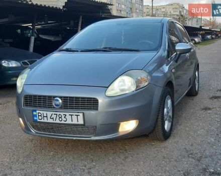 Серый Фиат Гранде Пунто, объемом двигателя 1.37 л и пробегом 177 тыс. км за 4500 $, фото 1 на Automoto.ua