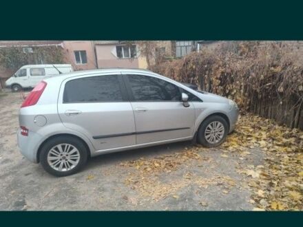 Серый Фиат Гранде Пунто, объемом двигателя 1.4 л и пробегом 190 тыс. км за 2200 $, фото 1 на Automoto.ua