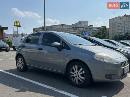 Фиат Гранде Пунто 2011 в Киеве на Automoto.ua Серый Фиат Гранде Пунто, объемом двигателя 1.4 л и пробегом 123 тыс. км за 6000 $, фото 1 на Automoto.ua