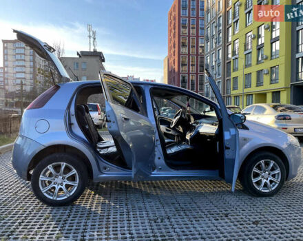 Синий Фиат Гранде Пунто, объемом двигателя 1.37 л и пробегом 320 тыс. км за 3000 $, фото 4 на Automoto.ua