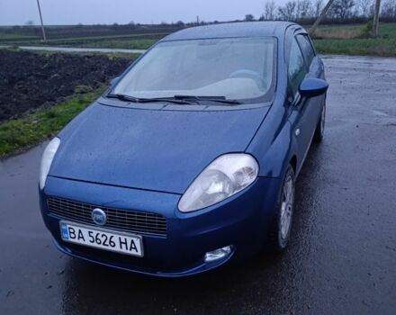 Синій Фіат Гранде Пунто, об'ємом двигуна 1.4 л та пробігом 312 тис. км за 3200 $, фото 1 на Automoto.ua