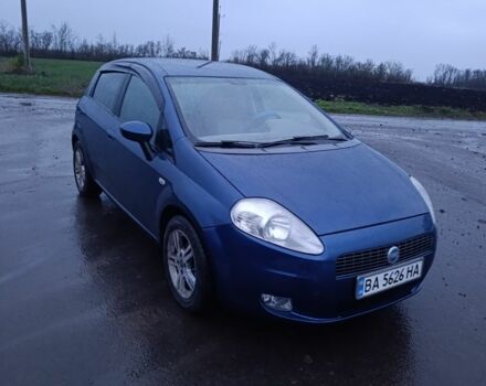 Синій Фіат Гранде Пунто, об'ємом двигуна 1.4 л та пробігом 312 тис. км за 3200 $, фото 3 на Automoto.ua