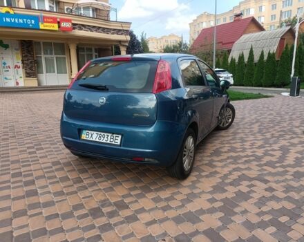 Синий Фиат Гранде Пунто, объемом двигателя 1.4 л и пробегом 215 тыс. км за 3999 $, фото 4 на Automoto.ua