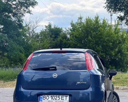 Синій Фіат Гранде Пунто, об'ємом двигуна 1.4 л та пробігом 166 тис. км за 4400 $, фото 4 на Automoto.ua