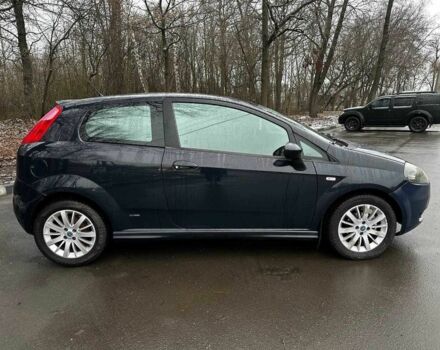 Синий Фиат Гранде Пунто, объемом двигателя 1.4 л и пробегом 310 тыс. км за 3700 $, фото 5 на Automoto.ua