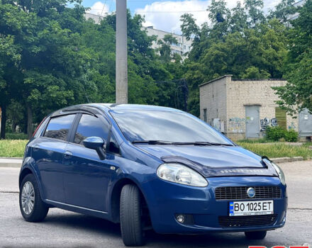 Синій Фіат Гранде Пунто, об'ємом двигуна 1.4 л та пробігом 166 тис. км за 4400 $, фото 2 на Automoto.ua