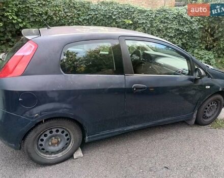 Синий Фиат Гранде Пунто, объемом двигателя 1.37 л и пробегом 218 тыс. км за 2700 $, фото 8 на Automoto.ua