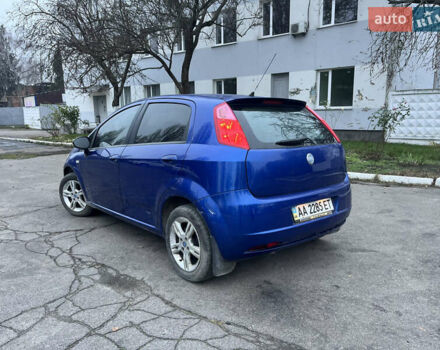 Синий Фиат Гранде Пунто, объемом двигателя 1.4 л и пробегом 152 тыс. км за 2700 $, фото 1 на Automoto.ua