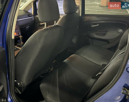 Синій Фіат Гранде Пунто, об'ємом двигуна 1.37 л та пробігом 159 тис. км за 4300 $, фото 9 на Automoto.ua