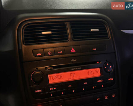 Синій Фіат Гранде Пунто, об'ємом двигуна 1.37 л та пробігом 159 тис. км за 4300 $, фото 12 на Automoto.ua