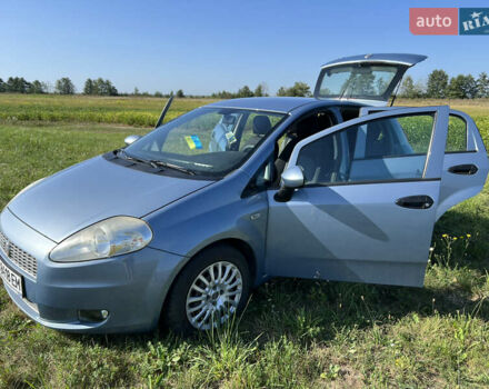 Синий Фиат Гранде Пунто, объемом двигателя 1.37 л и пробегом 72 тыс. км за 5900 $, фото 13 на Automoto.ua