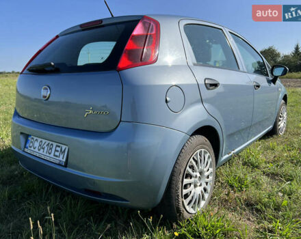 Синий Фиат Гранде Пунто, объемом двигателя 1.37 л и пробегом 72 тыс. км за 5900 $, фото 4 на Automoto.ua