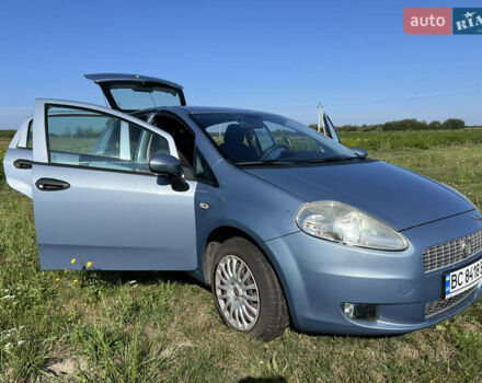 Синий Фиат Гранде Пунто, объемом двигателя 1.37 л и пробегом 72 тыс. км за 5900 $, фото 11 на Automoto.ua