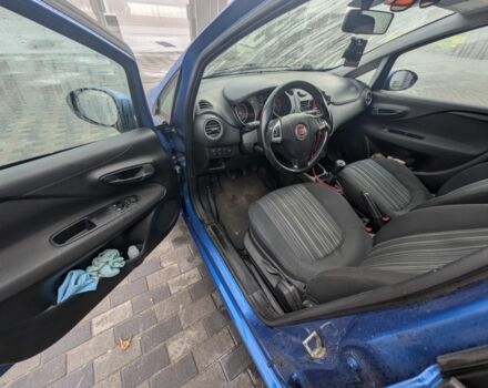 Синий Фиат Гранде Пунто, объемом двигателя 1.2 л и пробегом 238 тыс. км за 4500 $, фото 9 на Automoto.ua