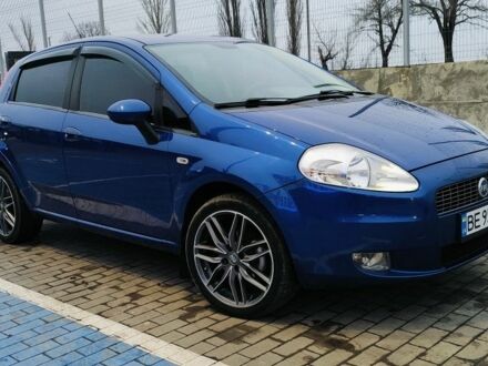 Синий Фиат Гранде Пунто, объемом двигателя 1.4 л и пробегом 159 тыс. км за 5000 $, фото 1 на Automoto.ua