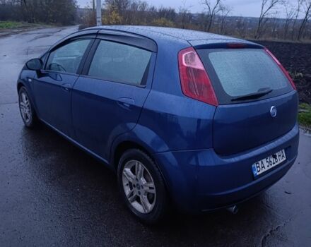 Синий Фиат Гранде Пунто, объемом двигателя 1.4 л и пробегом 312 тыс. км за 3200 $, фото 1 на Automoto.ua