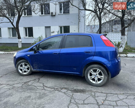 Синій Фіат Гранде Пунто, об'ємом двигуна 1.4 л та пробігом 152 тис. км за 2700 $, фото 1 на Automoto.ua