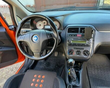 Фиат Гранде Пунто 2006 в Чернигове на Automoto.ua Оранжевый Фиат Гранде Пунто, объемом двигателя 1.4 л и пробегом 233 тыс. км за 3500 $, фото 9 на Automoto.ua