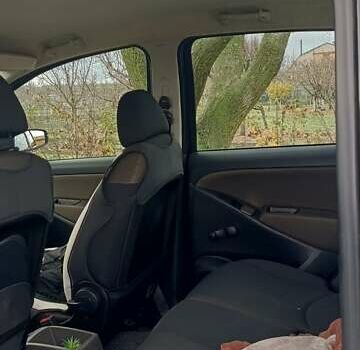 Черный Фиат Идея, объемом двигателя 1.4 л и пробегом 186 тыс. км за 4000 $, фото 7 на Automoto.ua