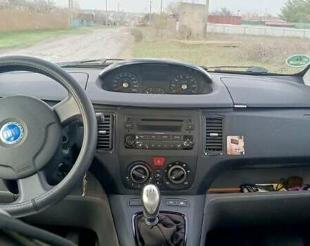 Черный Фиат Идея, объемом двигателя 1.4 л и пробегом 186 тыс. км за 4000 $, фото 3 на Automoto.ua