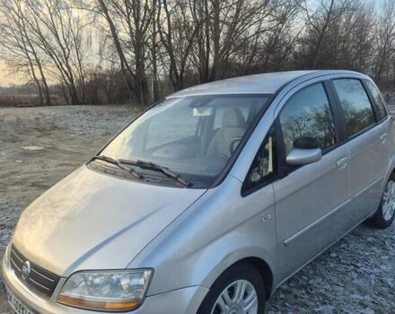 Серый Фиат Идея, объемом двигателя 1.4 л и пробегом 190 тыс. км за 4000 $, фото 4 на Automoto.ua