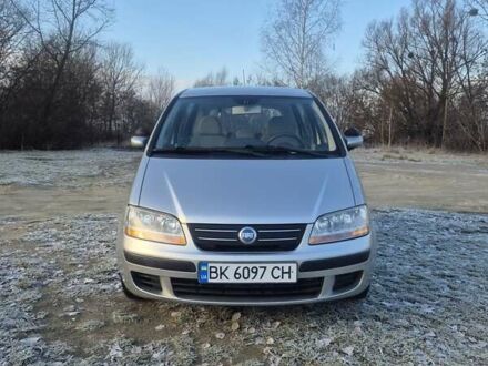 Сірий Фіат Ідея, об'ємом двигуна 1.4 л та пробігом 190 тис. км за 4000 $, фото 1 на Automoto.ua