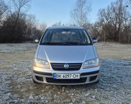 Серый Фиат Идея, объемом двигателя 1.4 л и пробегом 190 тыс. км за 4000 $, фото 1 на Automoto.ua