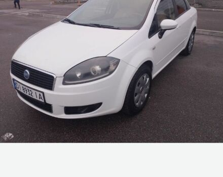 Белый Фиат Линеа, объемом двигателя 1.4 л и пробегом 171 тыс. км за 3500 $, фото 5 на Automoto.ua