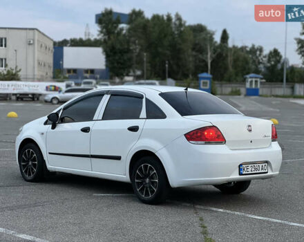 Белый Фиат Линеа, объемом двигателя 1.4 л и пробегом 160 тыс. км за 3900 $, фото 3 на Automoto.ua