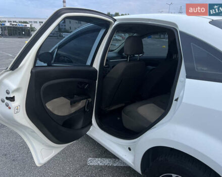 Белый Фиат Линеа, объемом двигателя 1.4 л и пробегом 160 тыс. км за 3900 $, фото 11 на Automoto.ua