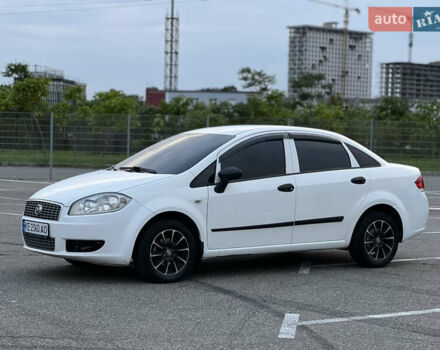 Белый Фиат Линеа, объемом двигателя 1.4 л и пробегом 160 тыс. км за 3900 $, фото 1 на Automoto.ua
