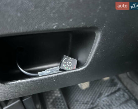 Белый Фиат Линеа, объемом двигателя 1.4 л и пробегом 160 тыс. км за 3900 $, фото 23 на Automoto.ua