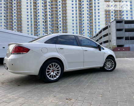 Белый Фиат Линеа, объемом двигателя 1.37 л и пробегом 166 тыс. км за 5190 $, фото 2 на Automoto.ua