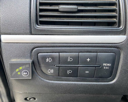 Белый Фиат Линеа, объемом двигателя 1.37 л и пробегом 166 тыс. км за 5190 $, фото 7 на Automoto.ua