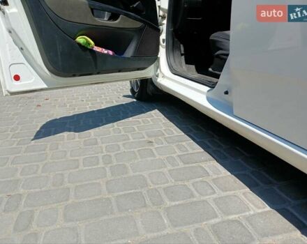 Белый Фиат Линеа, объемом двигателя 1.37 л и пробегом 255 тыс. км за 4700 $, фото 20 на Automoto.ua